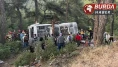 İzmir’de işçi servisi şarampole devrildi: 22 kişi yaralandı