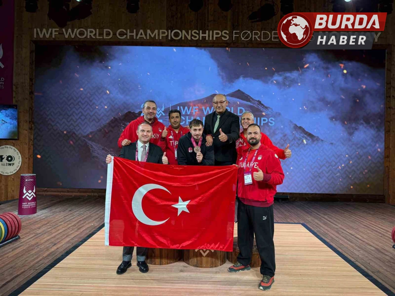 Yusuf Fehmi Genç, silkmede dünya üçüncüsü oldu.