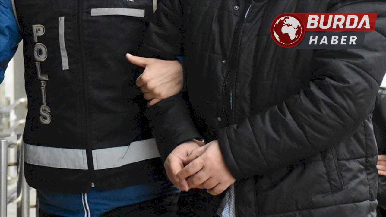 FETÖ operasyonunda gözaltına alınan 5 doktor tutuklandı.