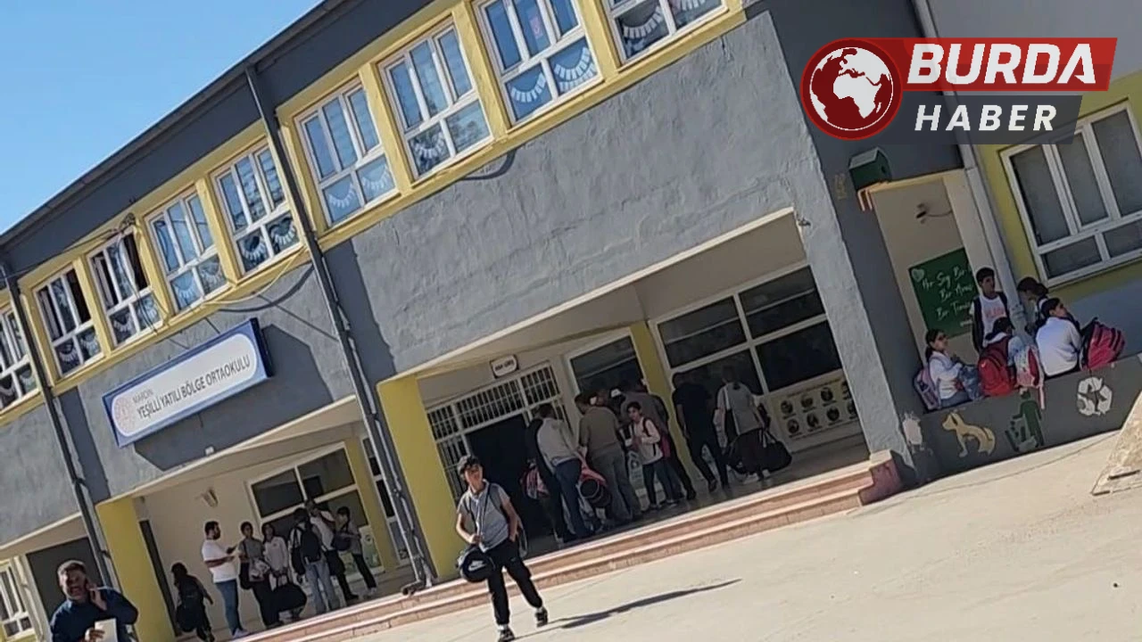 67 ortaokul öğrenci zehirlenme şüphesiyle hastaneye kaldırıldı.