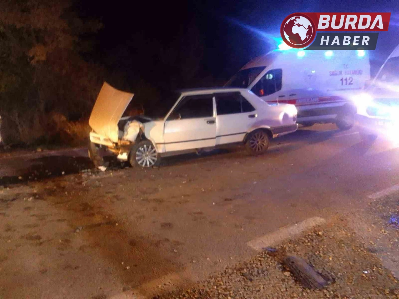 Otomobillerin Kafa Kafaya Çarpışması Sonucu 4 Çocuk Yaralandı.