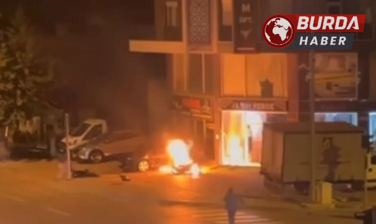 Bucak'ta Motosiklet Alev Aldı, Sürücü Son Anda Kurtarıldı