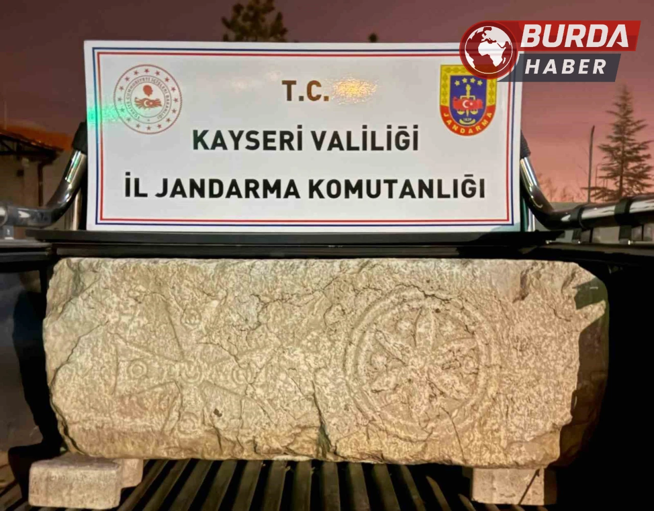 Kayseri'de Evde Yapılan Aramada VI. Yüzyıla Ait Kapı Sovesi Bulundu
