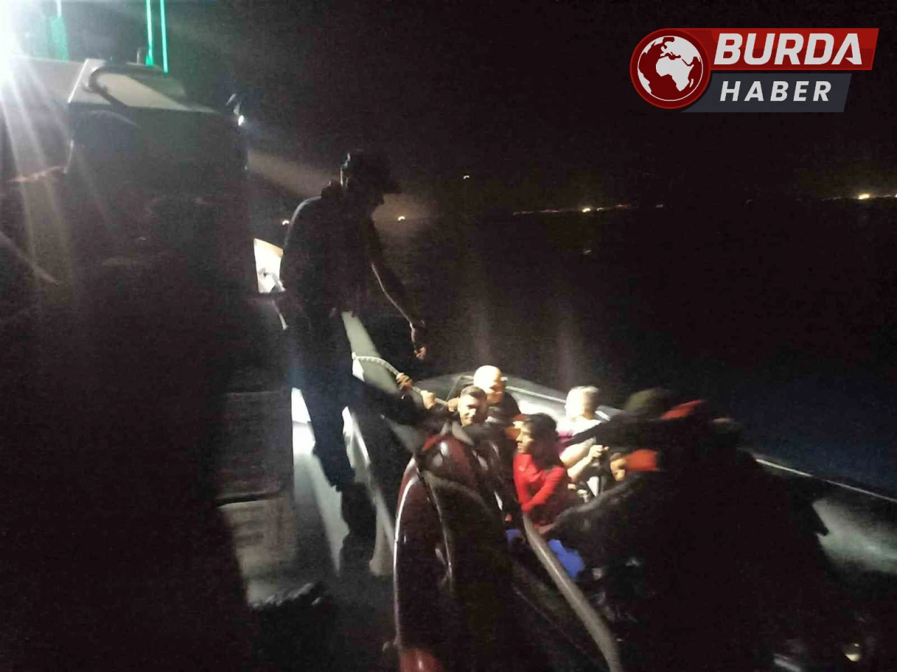 Kuşadası Açıklarında 2'si Çocuk 25 Düzensiz Göçmen Yakalandı