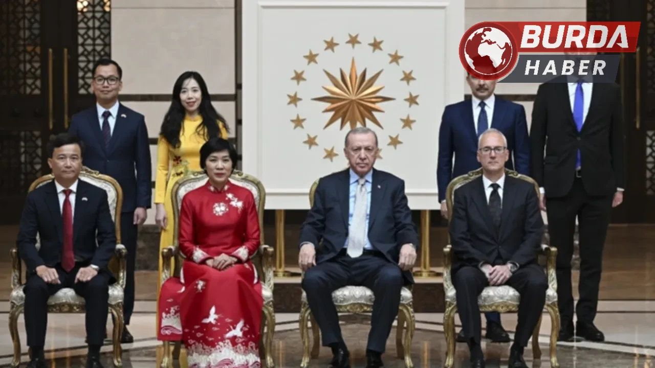 Beş Ülkenin Büyükelçileri, Cumhurbaşkanı Erdoğan'a Güven Mektubu Sundu