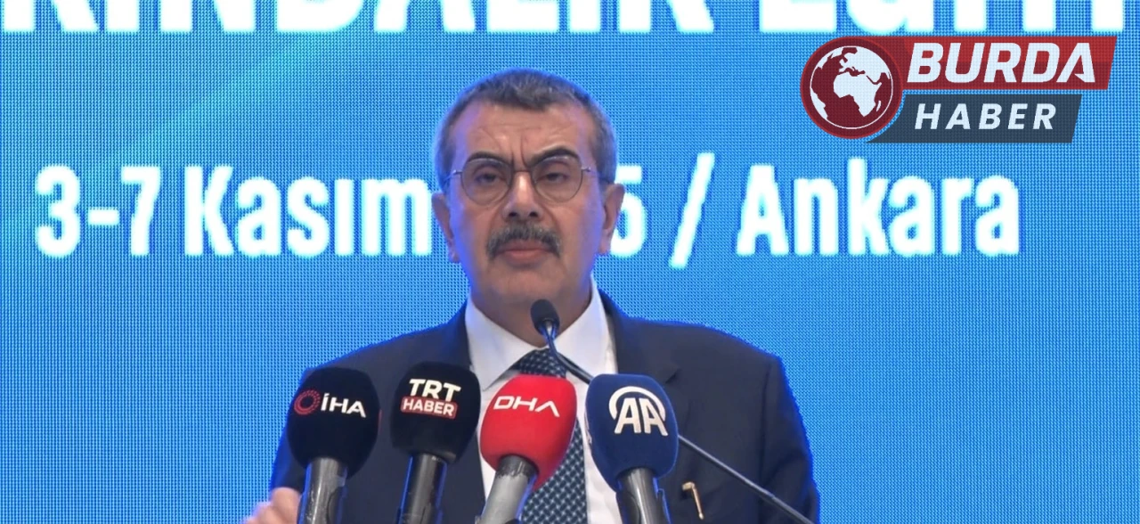 Bakan Yusuf Tekin'den Yurt Dışında Eğitim Görecek Öğrencilere Destek