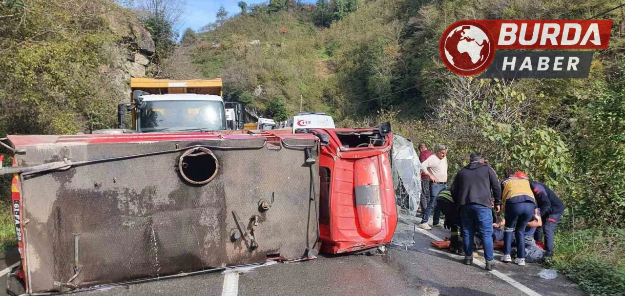 Yangına Giden İtfaiye Aracı Kaza Yaptı 2 İtfaiye Görevlisi Yaralandı
