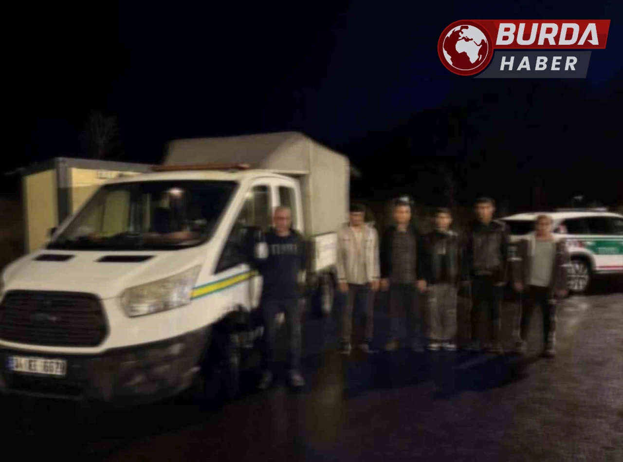 Çanakkale'de Operasyonda 6 Organizatör ve 56 Kaçak Göçmen Yakalandı