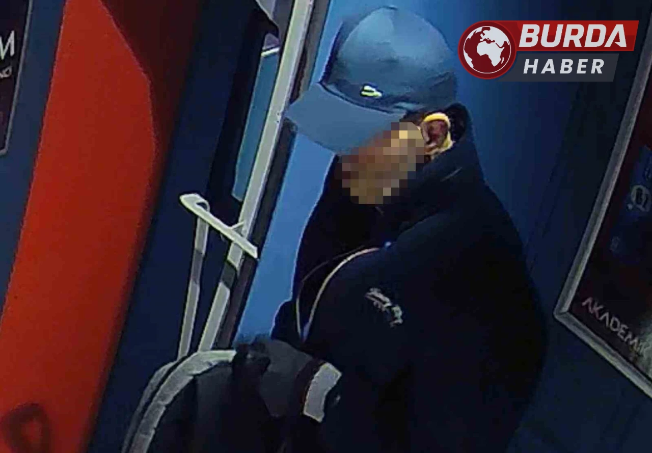 Avcılar'da Hırsızın Cesareti Güvenlik Kamerasına Yansıdı