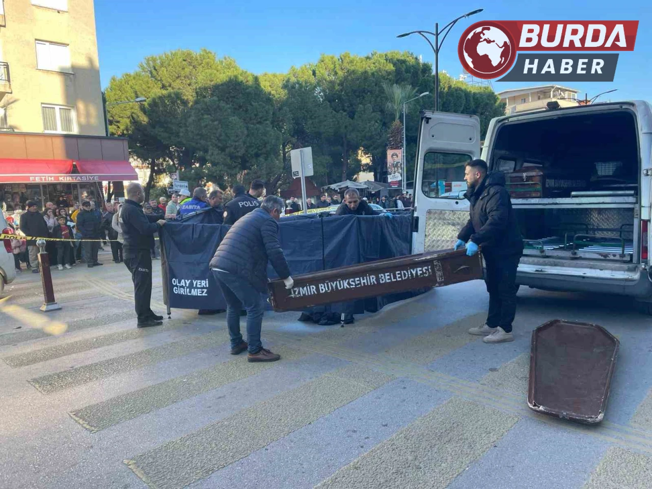 İzmir'de Çöp Kamyonu Yaya Geçidinde Kadını Ezdi