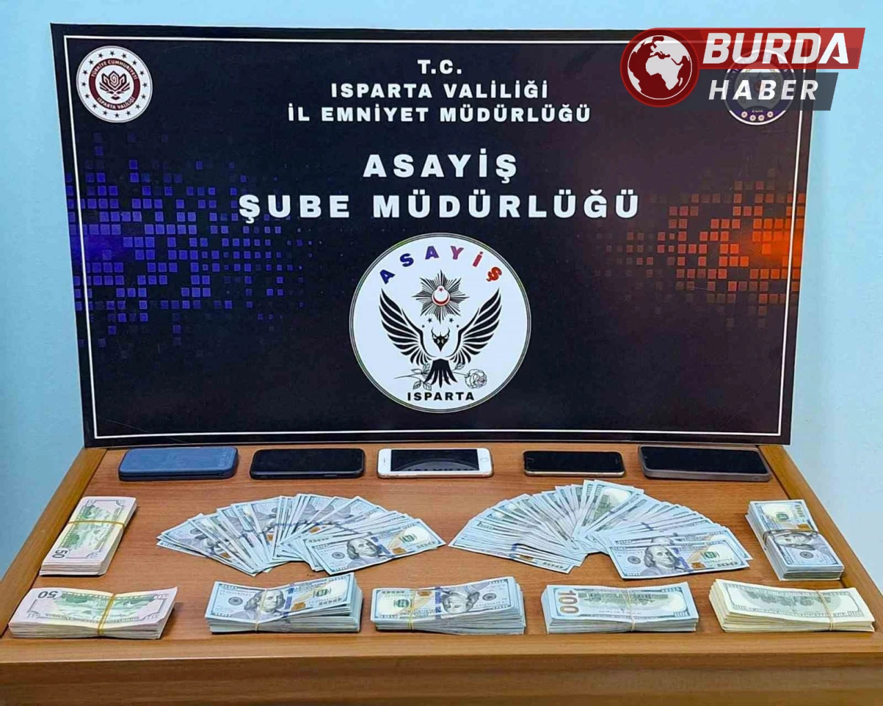 Isparta'da Vatandaşları Dolandıran Sahte Polis Çetesi Yakalandı