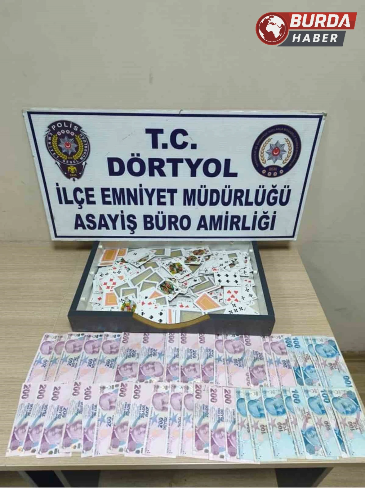 Hatay'da Polis Baskını: Kumar Oynayan 10 Kişiye 92 Bin TL Ceza