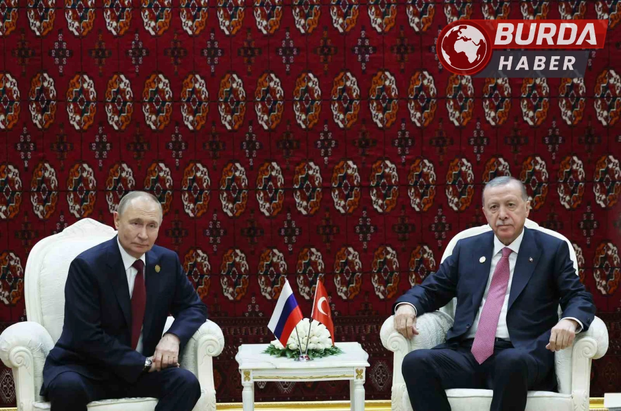 Erdoğan ve Putin Türkmenistan’ın Başkenti Aşkabat’ta Görüştü