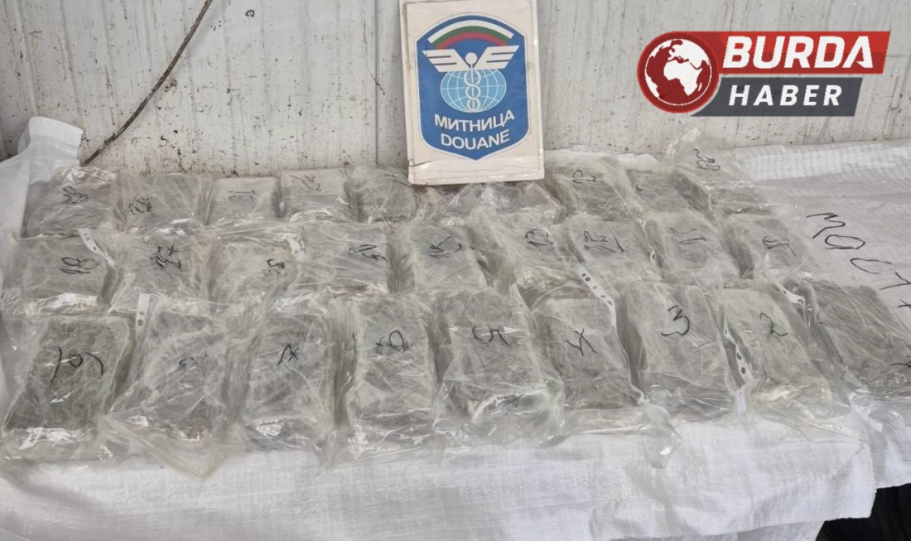 Depo dolusu esrarla Türkiye’ye girmek isterken yakalandı.