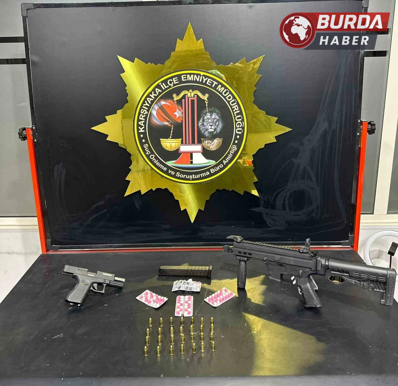 İzmir'de otomatik silahlı saldırganlar kıskıvrak yakalandı.