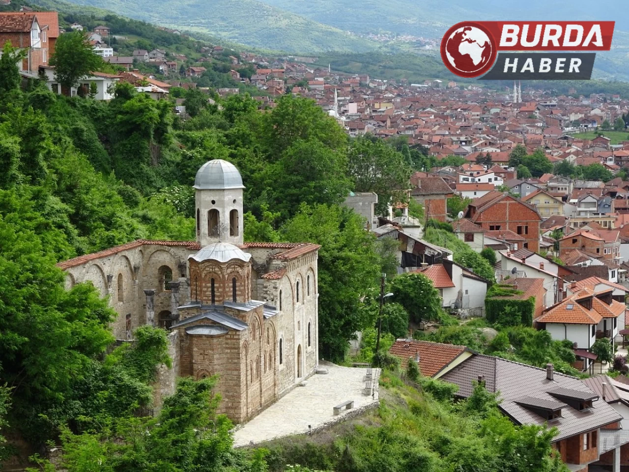 Cinnet getiren Türk baba kızını öldürüp eşini ve diğer kızını yaraladı