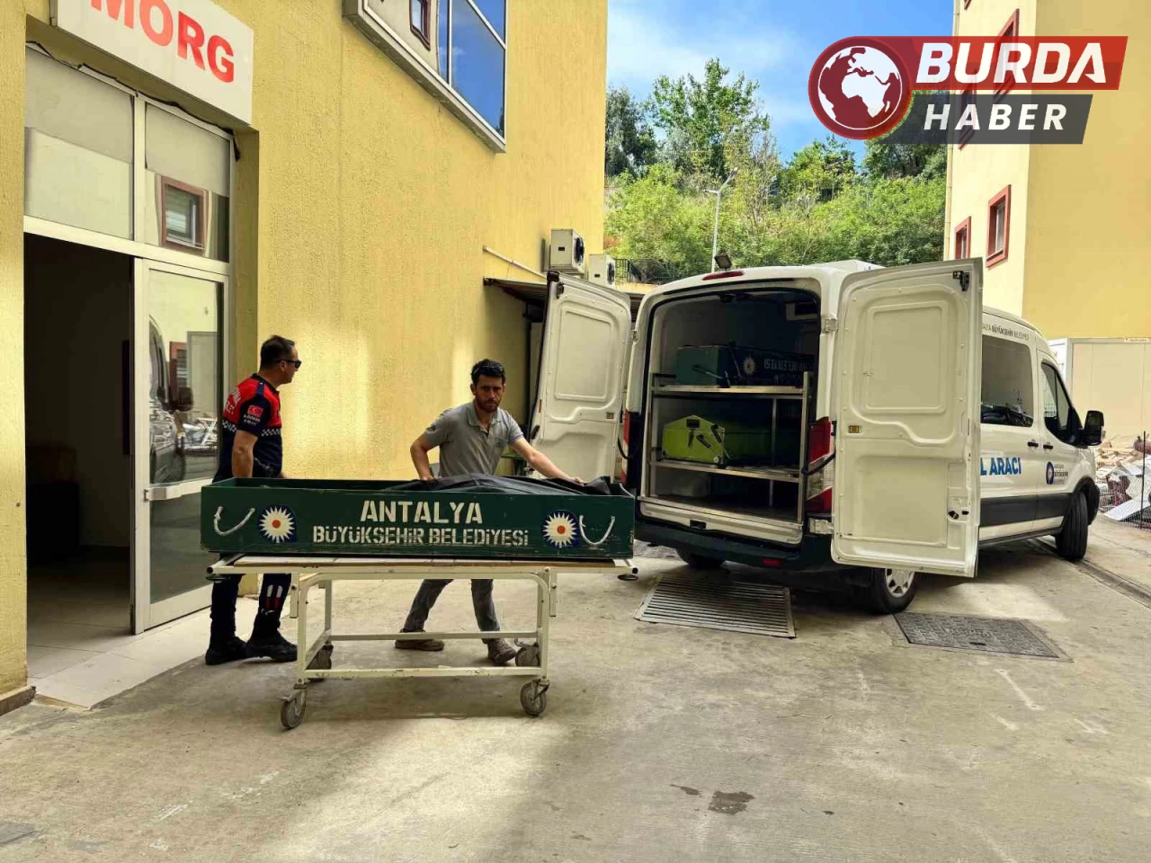 Gazipaşa’da 2 çocuk babası depoda iple asılı halde ölü bulundu.