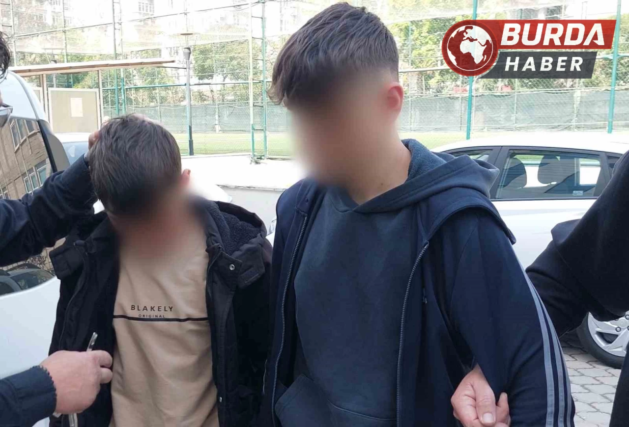 Samsun’da pompalı tüfekle ev kurşunlayan 2 çocuk yakalandı.