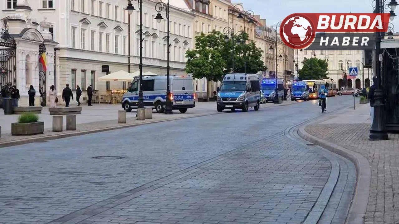 Varşova Üniversitesi’nde meydana gelen baltalı saldırıda 1 kişi öldü.