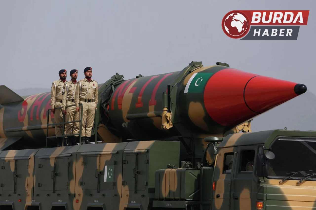 Pakistan nükleer başlık taşıyabilen kıtalararası füze geliştiriyor.