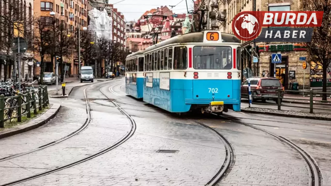 İsveç’te raydan çıkan tramvay pizza dükkanına çarptı: 8 yaralı