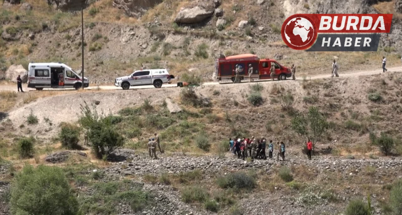 Tunceli’de kayıp gencin cesedi baraj gölündeki araçtan çıkarıldı.