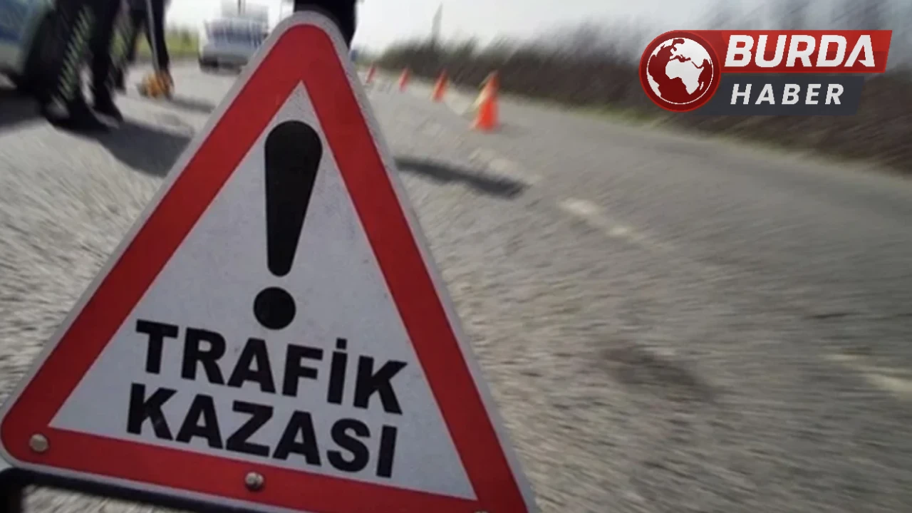 91 yaşındaki sürücü direksiyon başında fenalaştı, 4 araca çarptı.