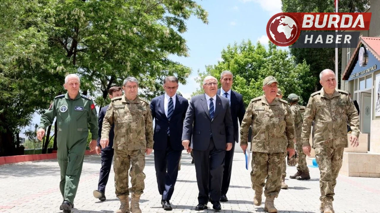 Yaşar Güler, TSK Komuta Kademesi ile birlikte İran sınırında!