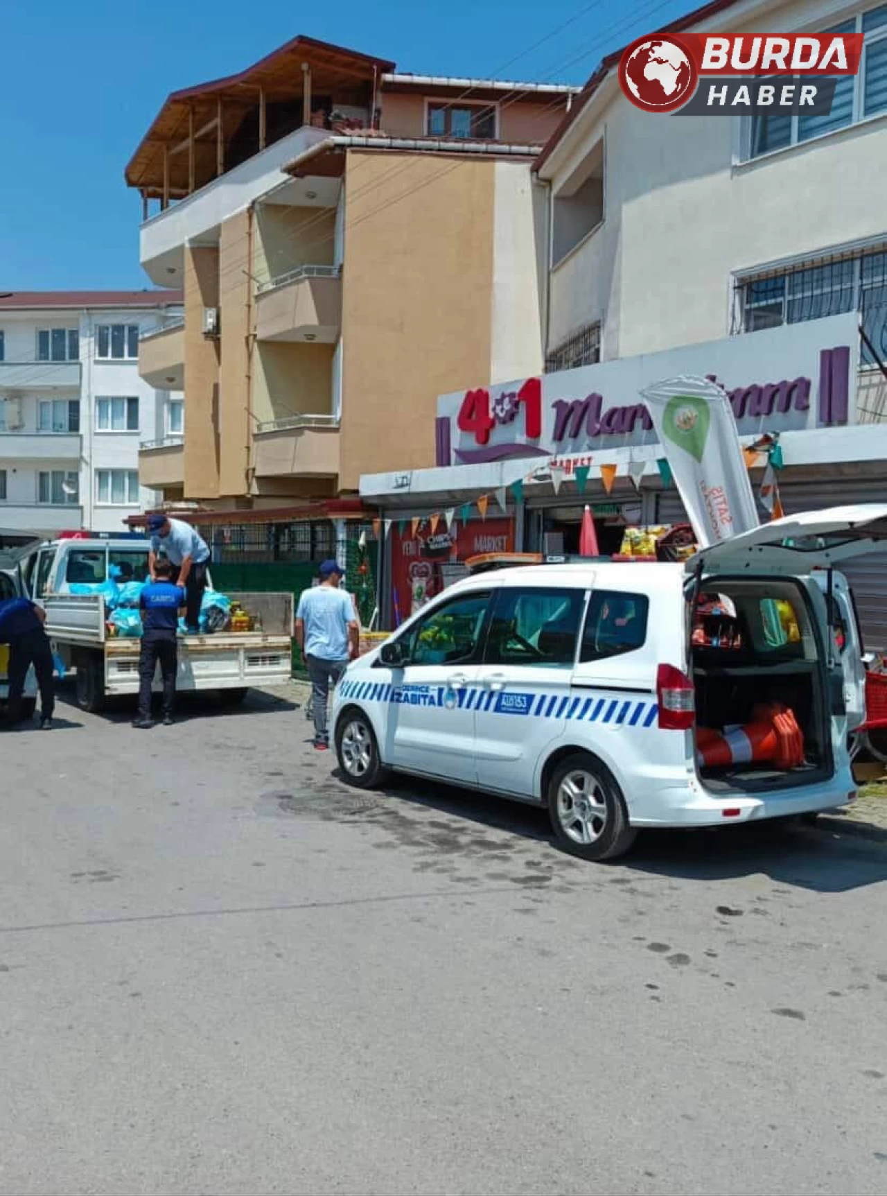 Şikayet edildi, marketten binlerce tarihi geçmiş ürün çıktı.
