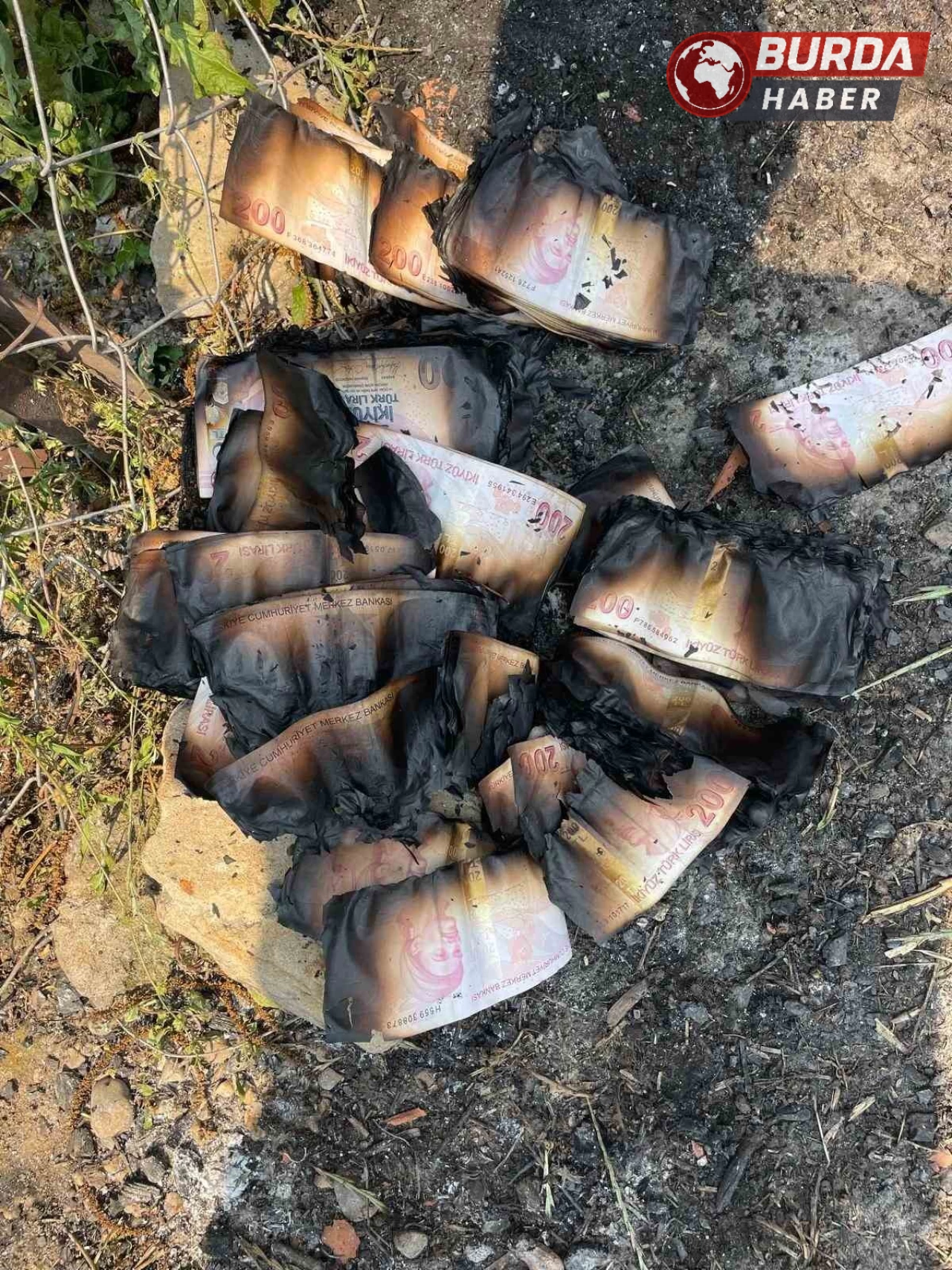 Yangında 80 bin lirası yanan adamın parası yenisiyle değiştirildi.