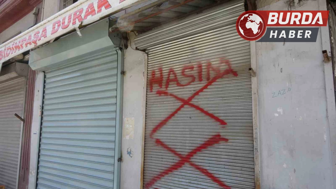 Kepenginde ’Hasım’ yazısını gören çaycı, dönerciyi vurdu