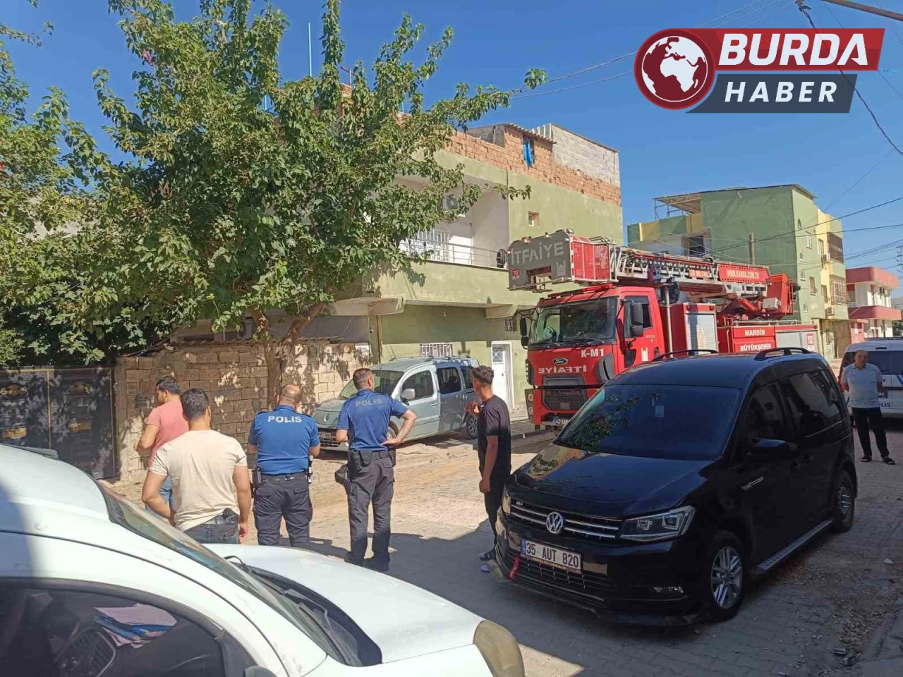 Mardin’de eşi ve iki çocuğunu rehin alan kişi ikna edildi.