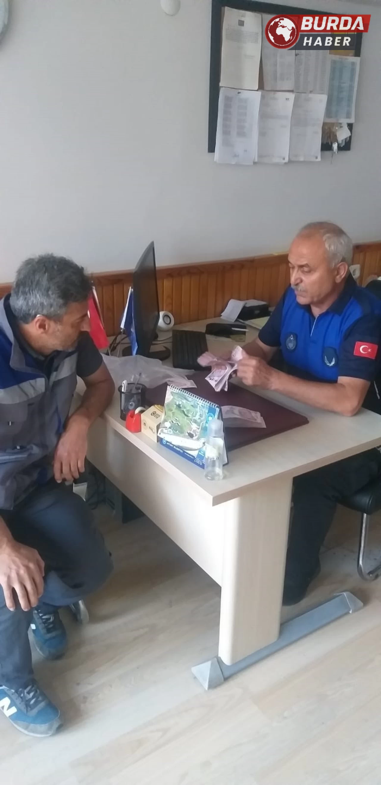 ATM’de bulunan 40 bin lira sahibine teslim edildi.