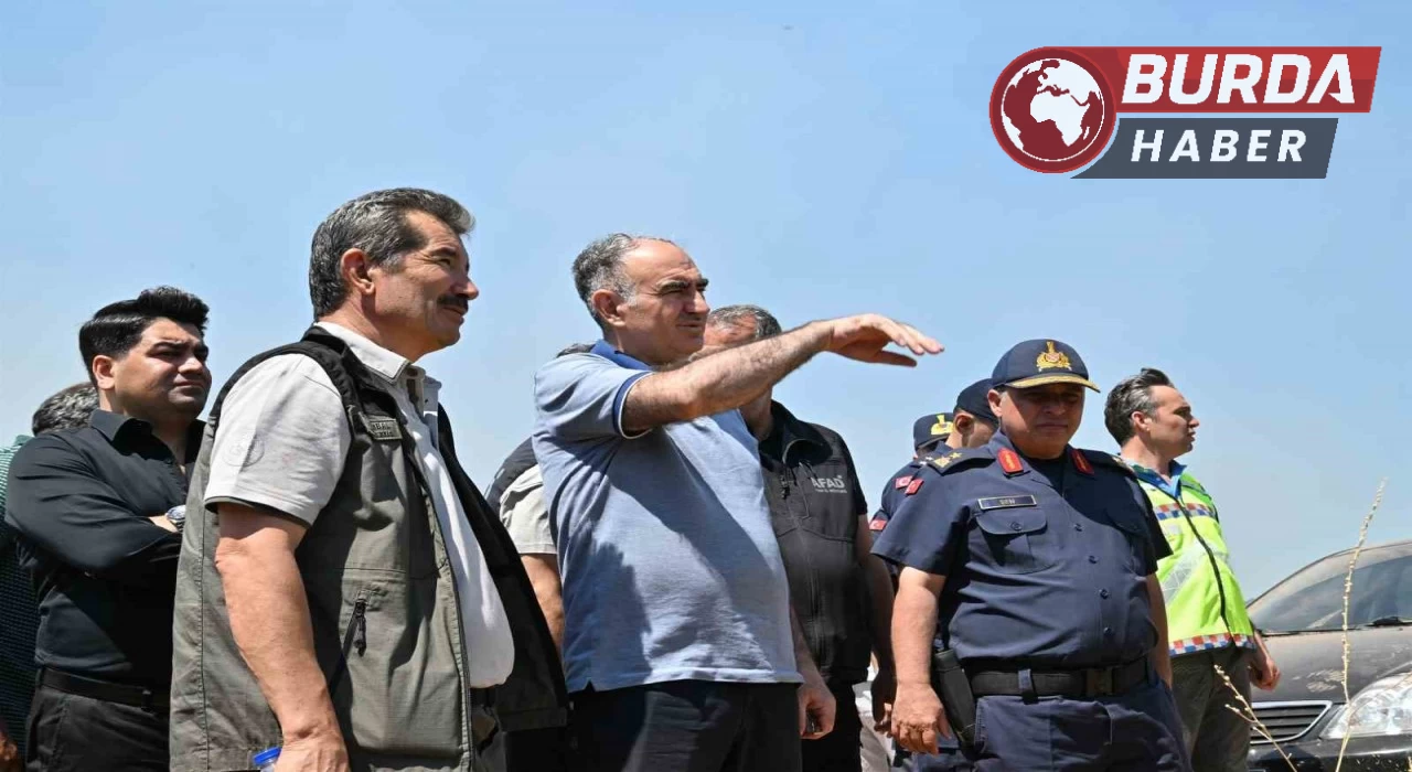 Manisa’da 25 yerleşim birimi yangın riskine karşı tahliye edildi.