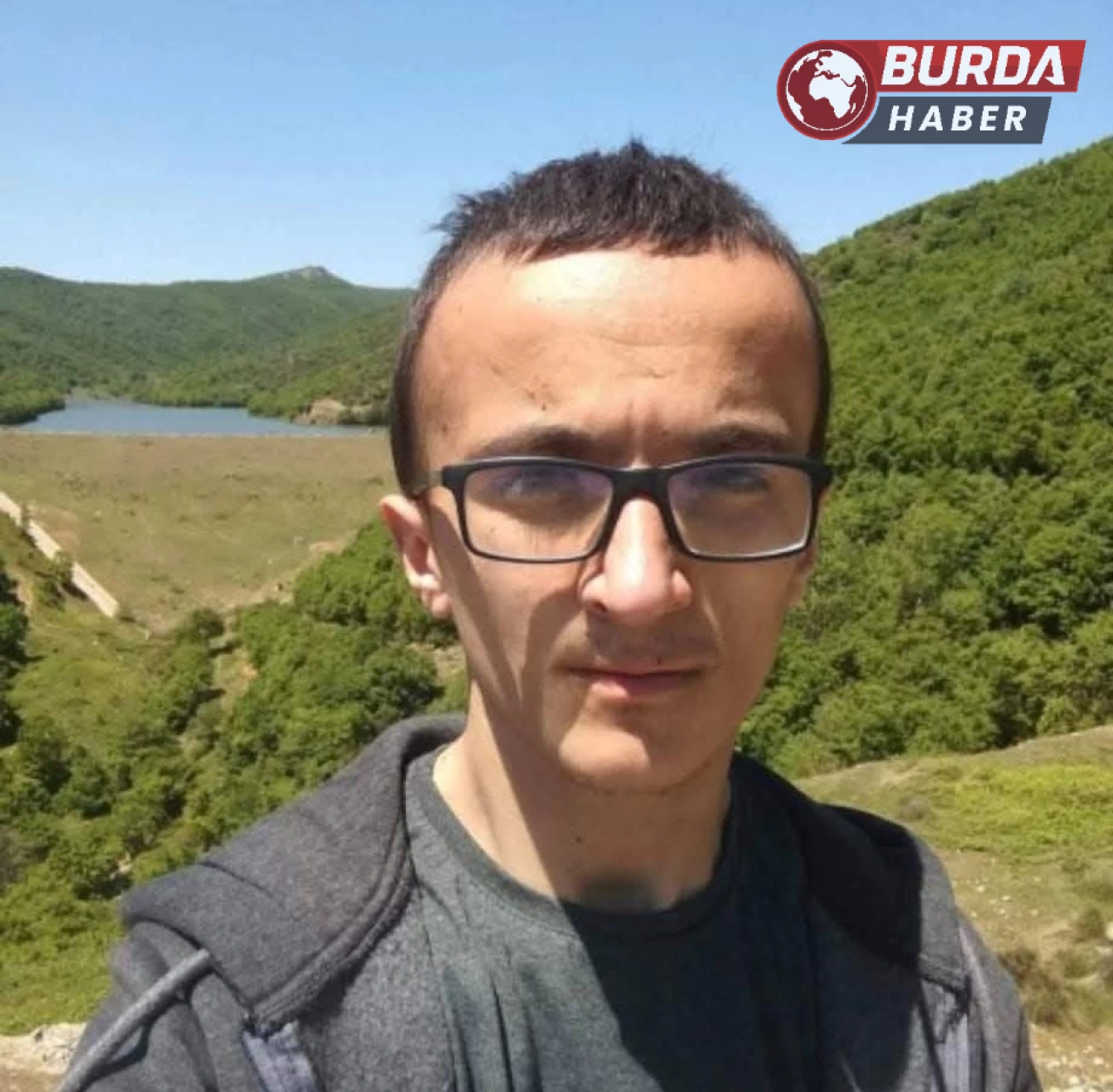 Bursa'da başı çekyatın altına sıkışmış halde ölü bulundu.