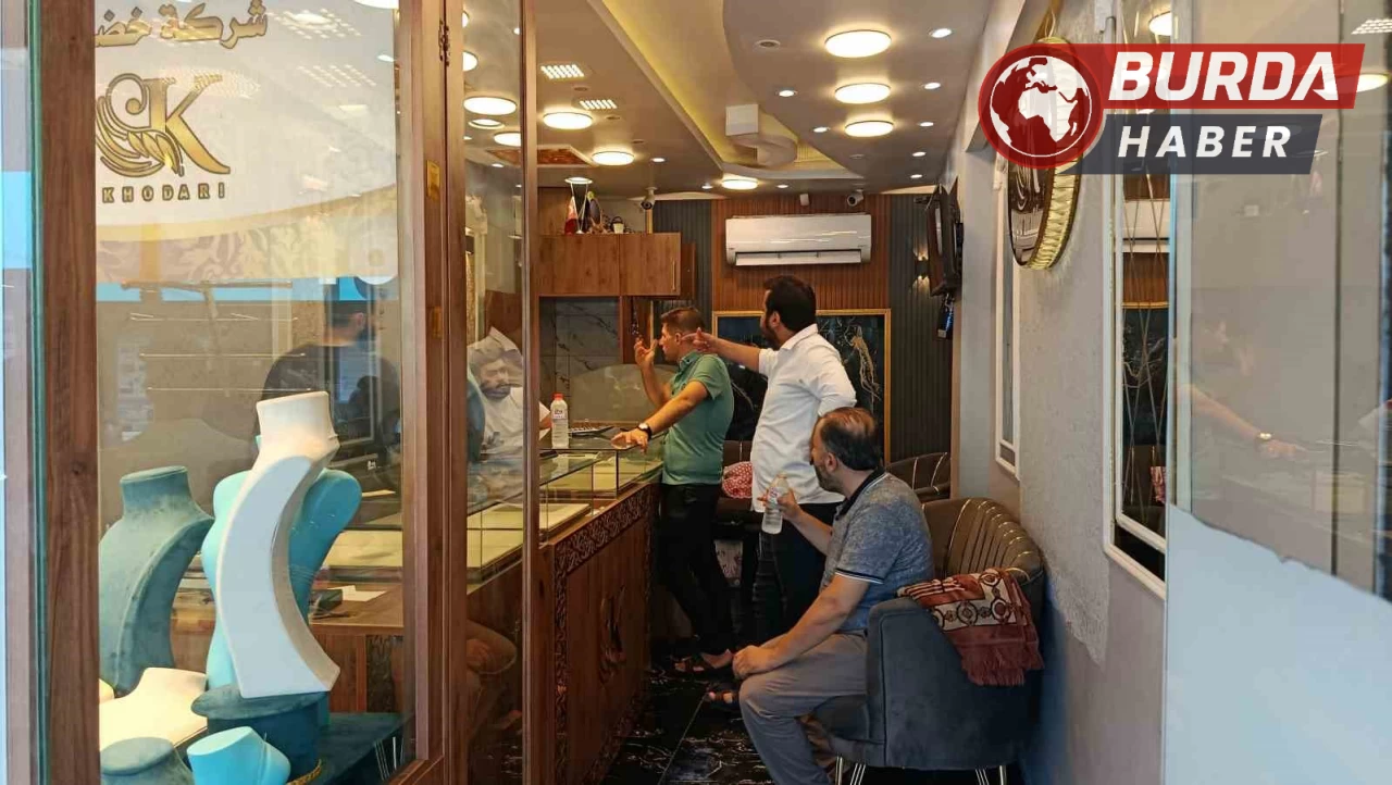 Adana’da kuyumcu soygunu: 2 kişiyi yaralayıp 1 kilo altın çaldılar