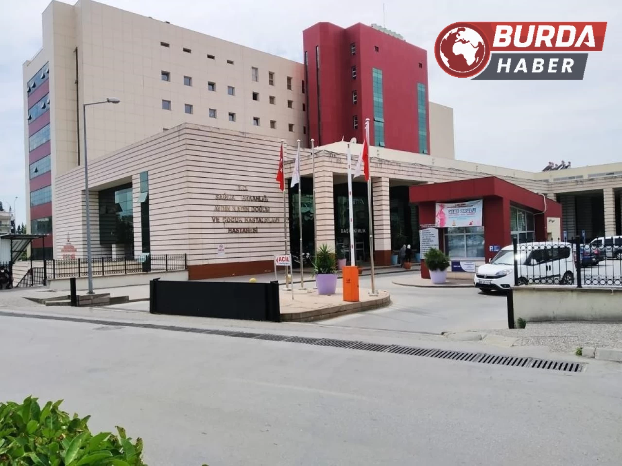 Doğuma gelen kadın, polis zoruyla kocasını hastaneden kovdurdu.