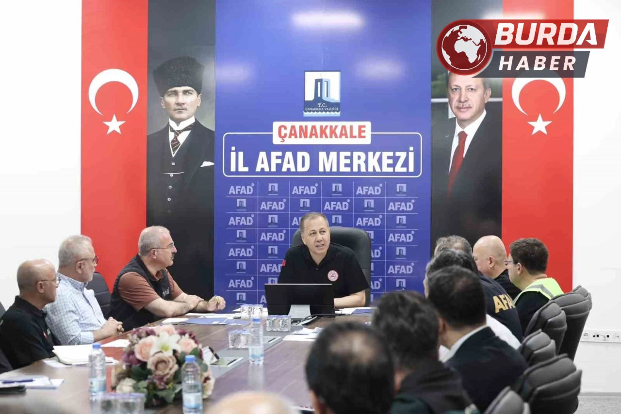 İçişleri Bakanı Yerlikaya, Çanakkale AFAD İl Müdürlüğü’nde