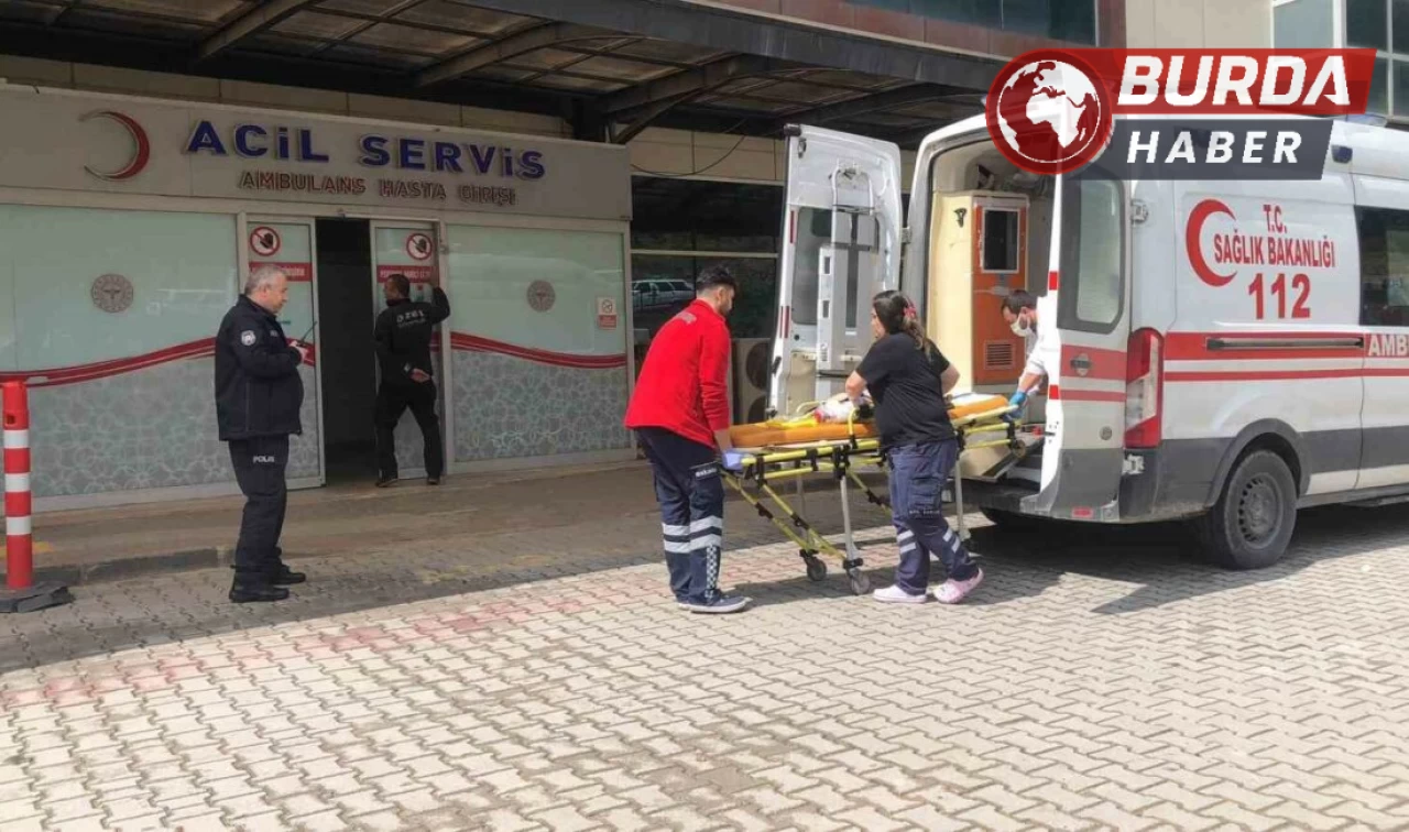 Bursa’da çocuk 3’üncü kattan düşerek ağır yaralandı.