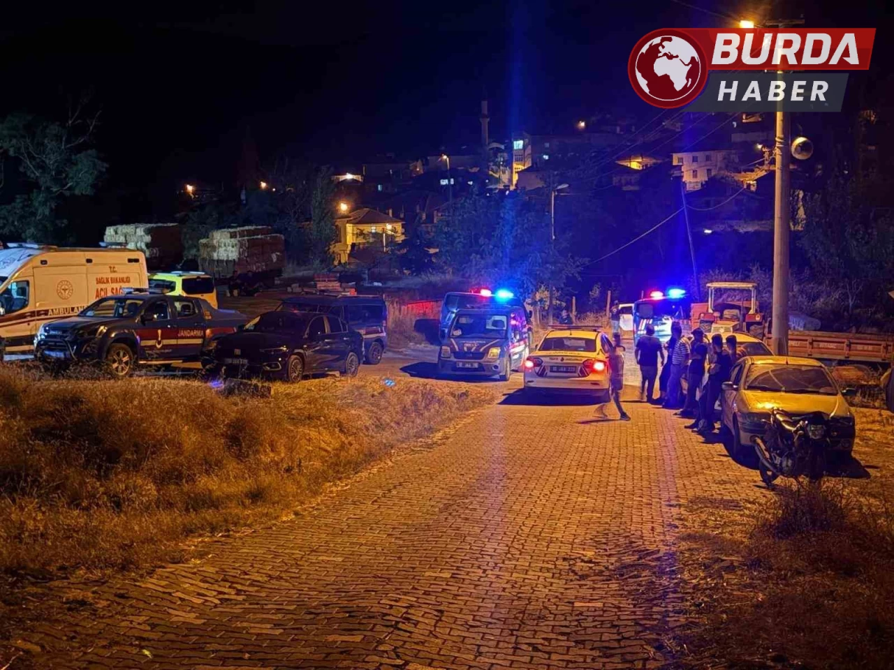 Eşiyle tartışan adam önce eşini sonra kendini öldürdü.
