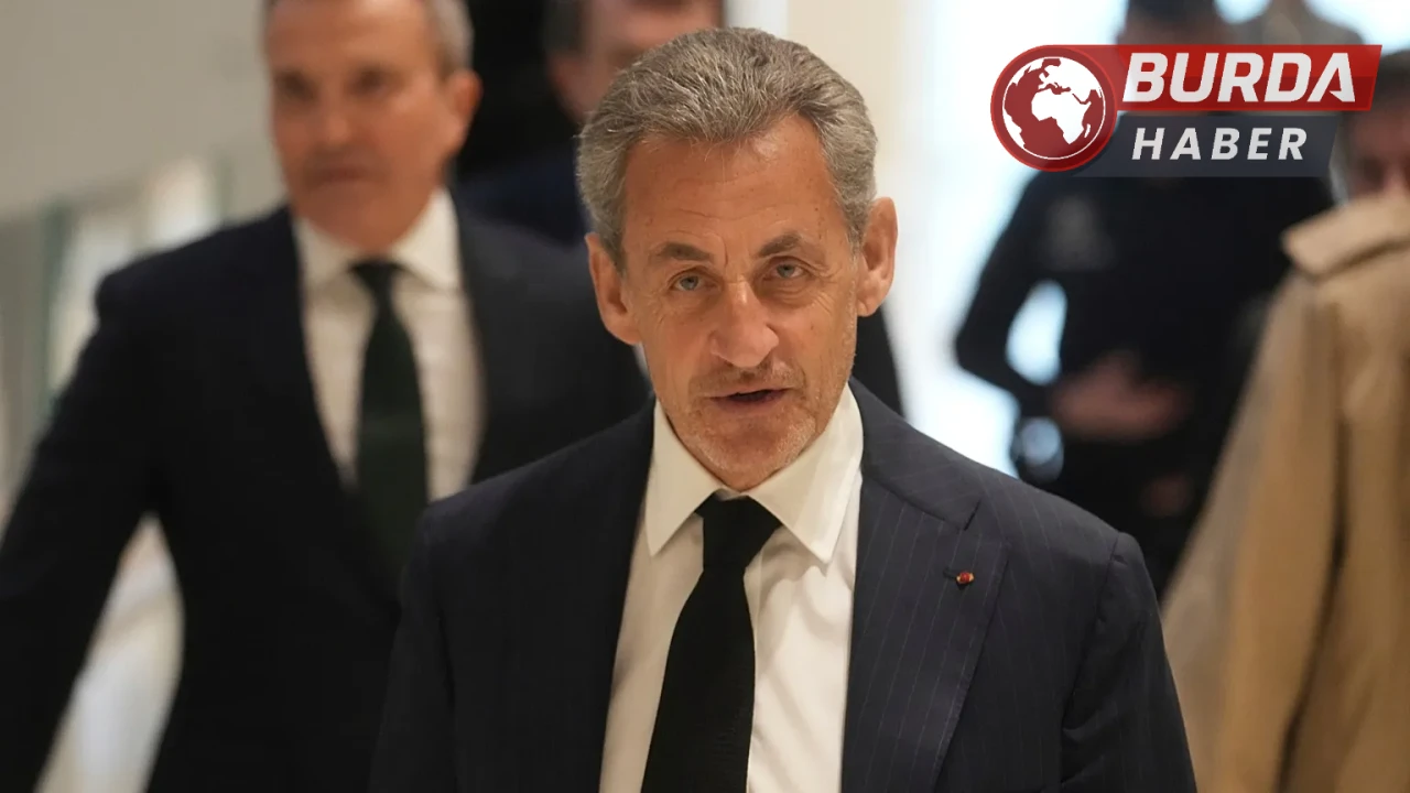 Eski Fransa Cumhurbaşkanı Sarkozy, 5 yıl hapis cezasına mahkum edildi.