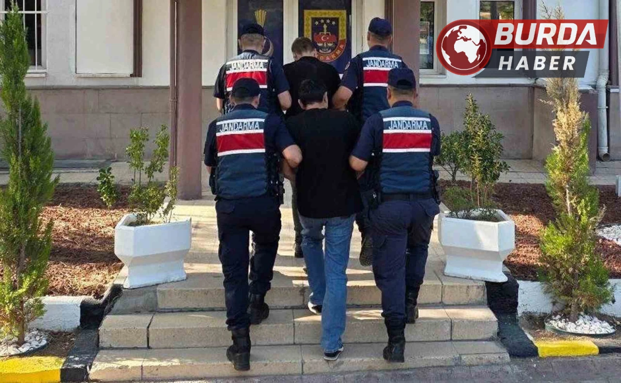 Kırıkkale’de cezaevi firarileri ticari takside yakalandı.