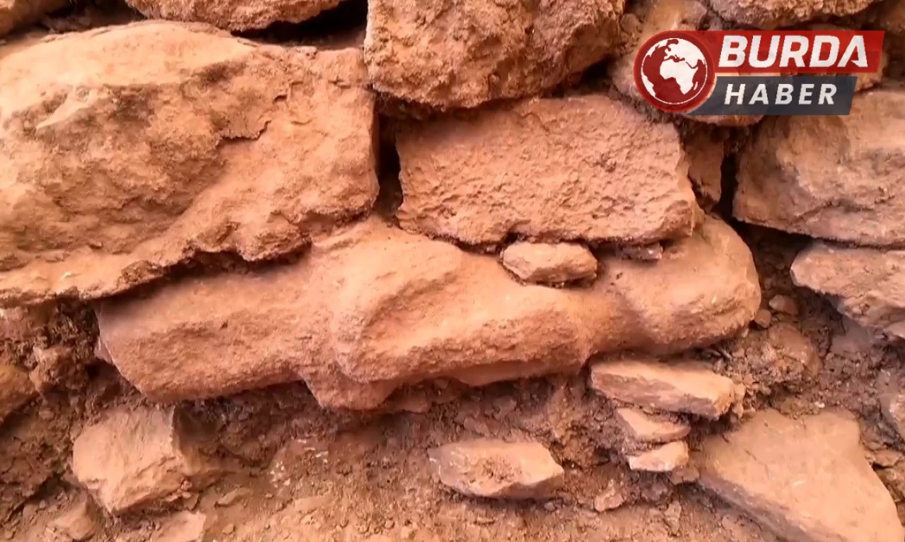 Bakan Ersoy: Göbeklitepe’de insan heykeli bulundu