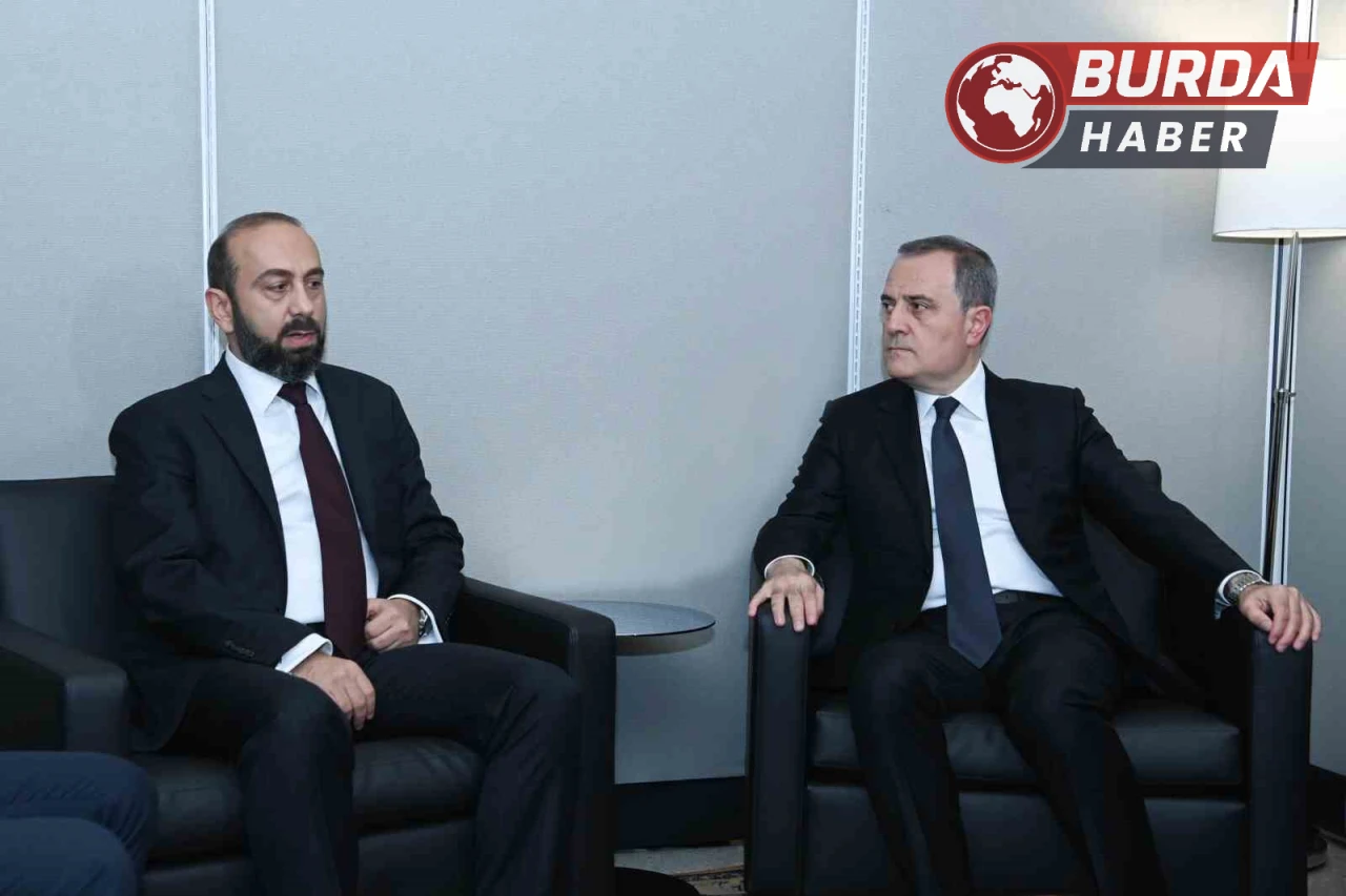 Azerbaycan Dışişleri Bakanı Bayramov, Ermeni mevkidaşı ile görüştü