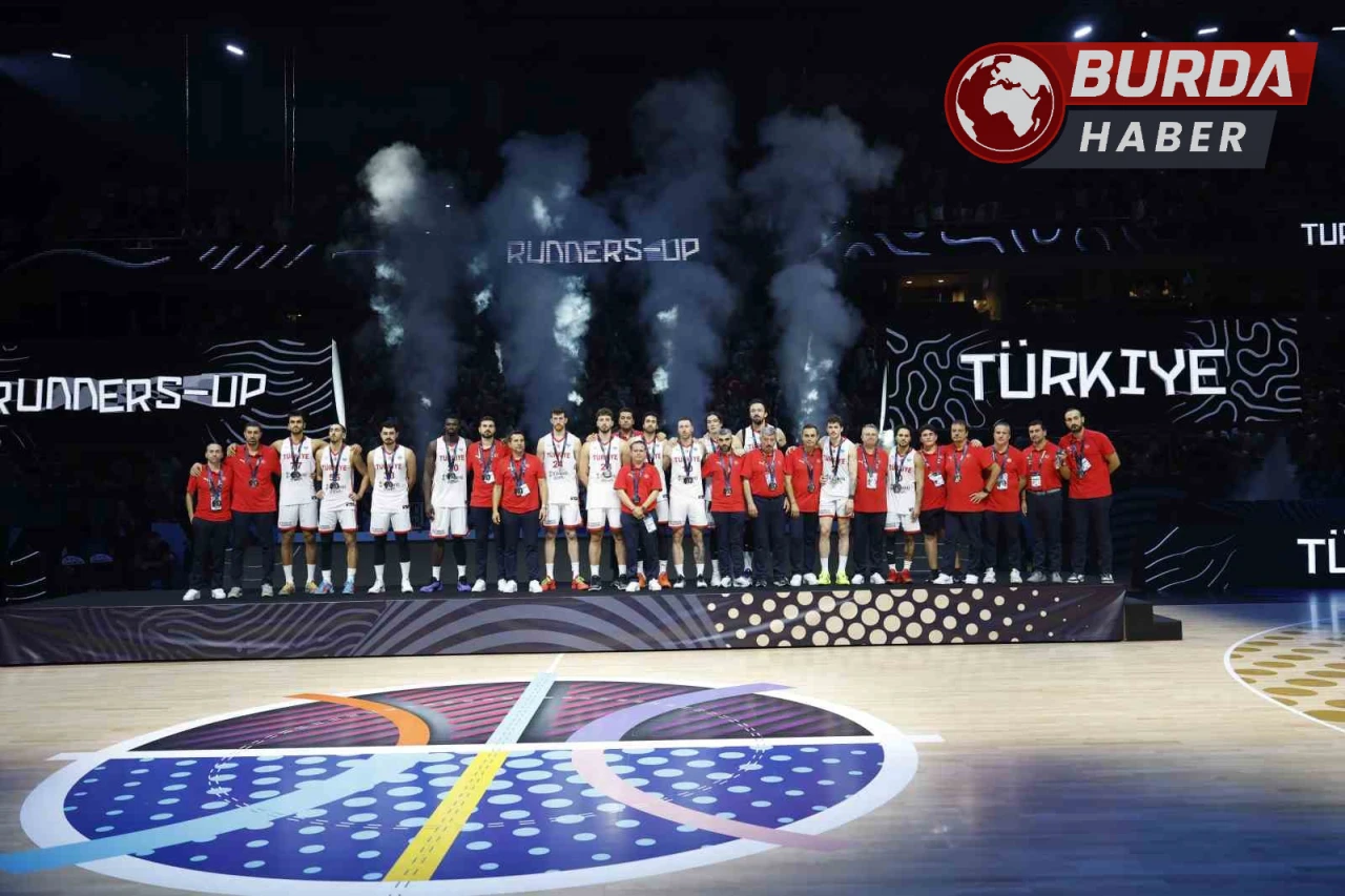 A Milli Erkek Basketbol Takımı ikinci defa Avrupa ikincisi oldu