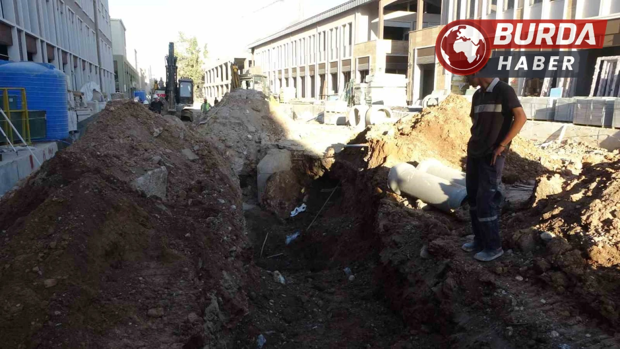Malatya’daki çarşı inşaatında göçük altında kalan işçi kurtarılamadı