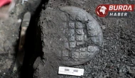 Karaman’daki kazıda bin 300 yıllık bezemeli arpa ekmekleri bulundu.