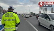 Kozan’da silahla "şaka" videosu çeken gençler polisi görünce panikledi
