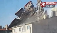 Arnavutköy'de Güçlü Rüzgar İnşaat Halindeki Binanın Çatısını Sürükledi