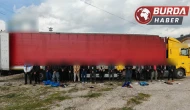 Sivas'ta Tırın Dorsesinde 18 Göçmen Yakalandı Şoförler Tutuklandı